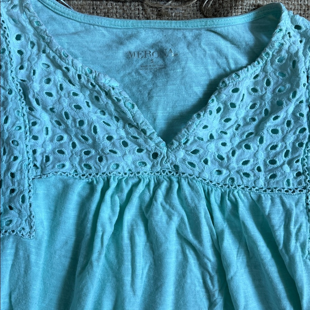 Set of Women’s soft knit Scoop Neck Tees in Coral Pink aqua eyelet lace trim szS - Picture 2 of 5